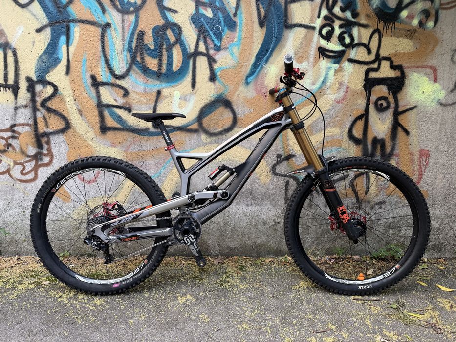 YT Tues 2017 CF Pro Race 27.5”
