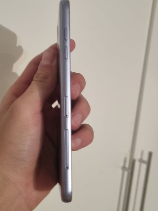 Samsung j8 идеальное состояние