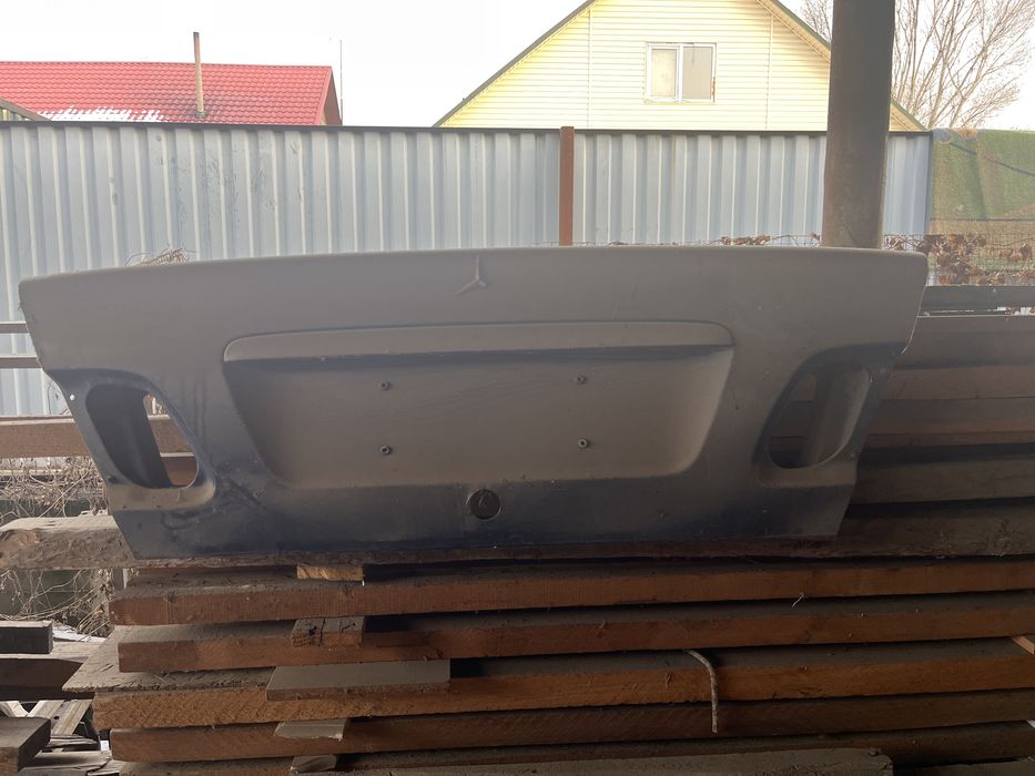 Задни капот