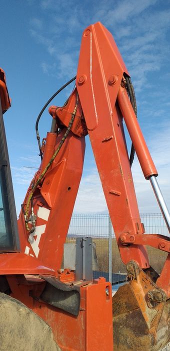 Vând buldoexcavator Fai Komatsu 898, 4x4