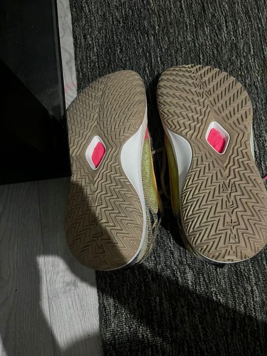 Продам баскетбольные кроссовки