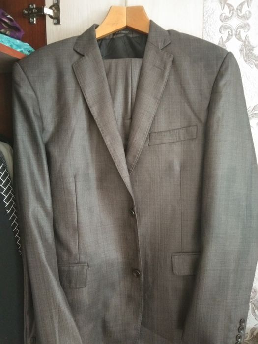 Мужские костюмы б/у