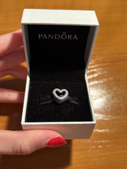 Pandora- талисмани и обеци