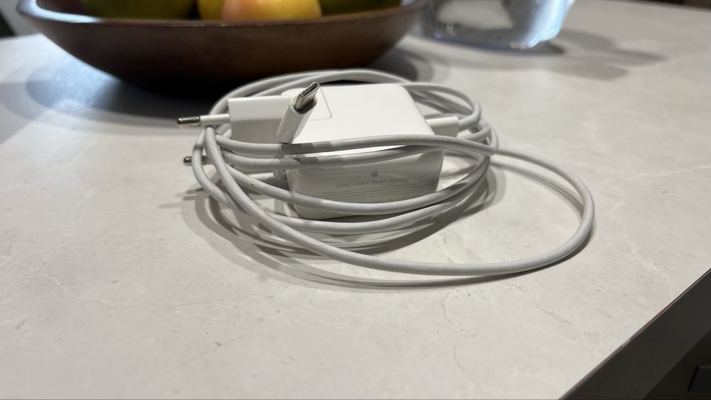 MacBook Air M1 2020 8GB/256GB КАТО НОВ – батерия 99% и само 19 цикъла!