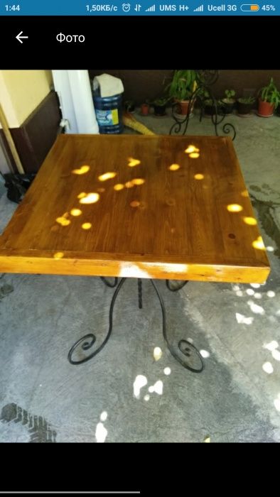 Продается стол квадратный