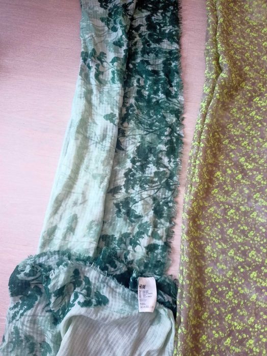 Лот от 8 шала с различна големина + 2 ленти за глава