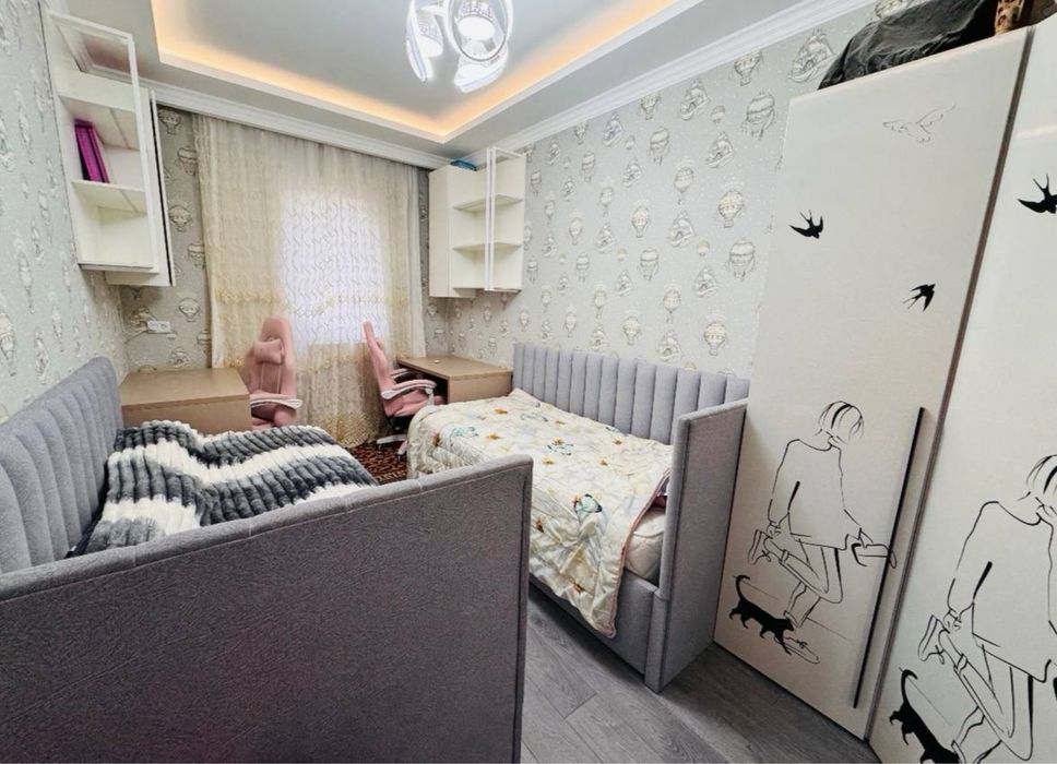 Ойбек метро, 4х комнатная квартира В центре