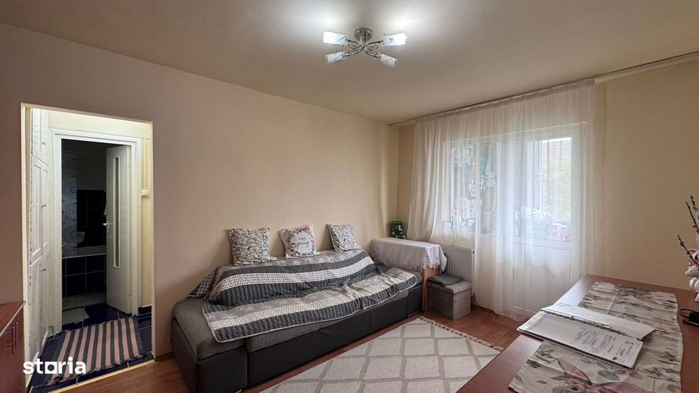 Ap 2 camere de vânzare, cart. Rogerius