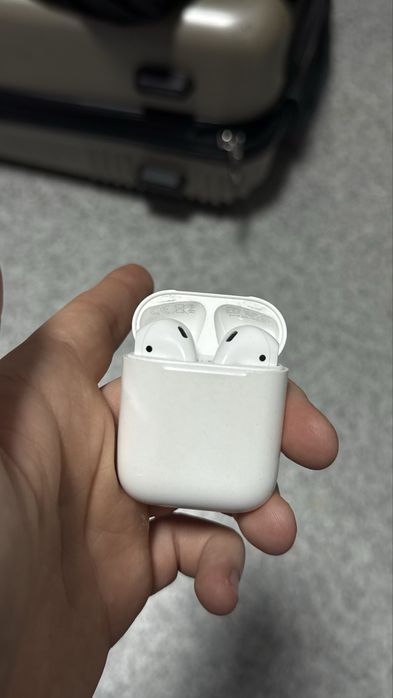 AirPods, первого поколения