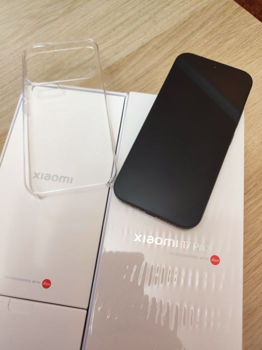 Продавам Xiaomi 17 Pro – 12GB RAM / 256GB ROM