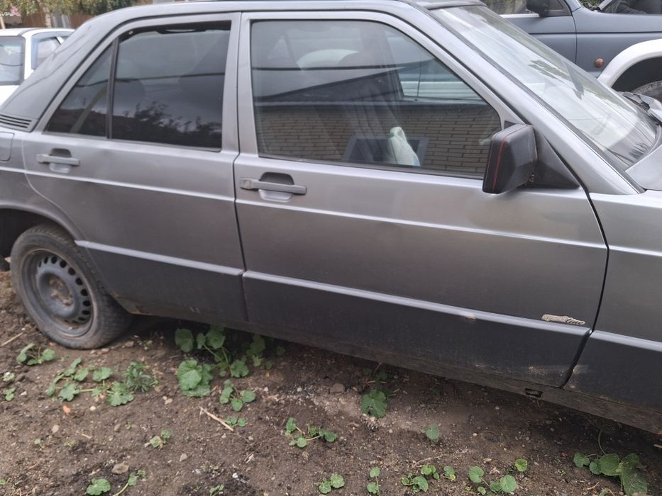 Мерс 190 по запчастям