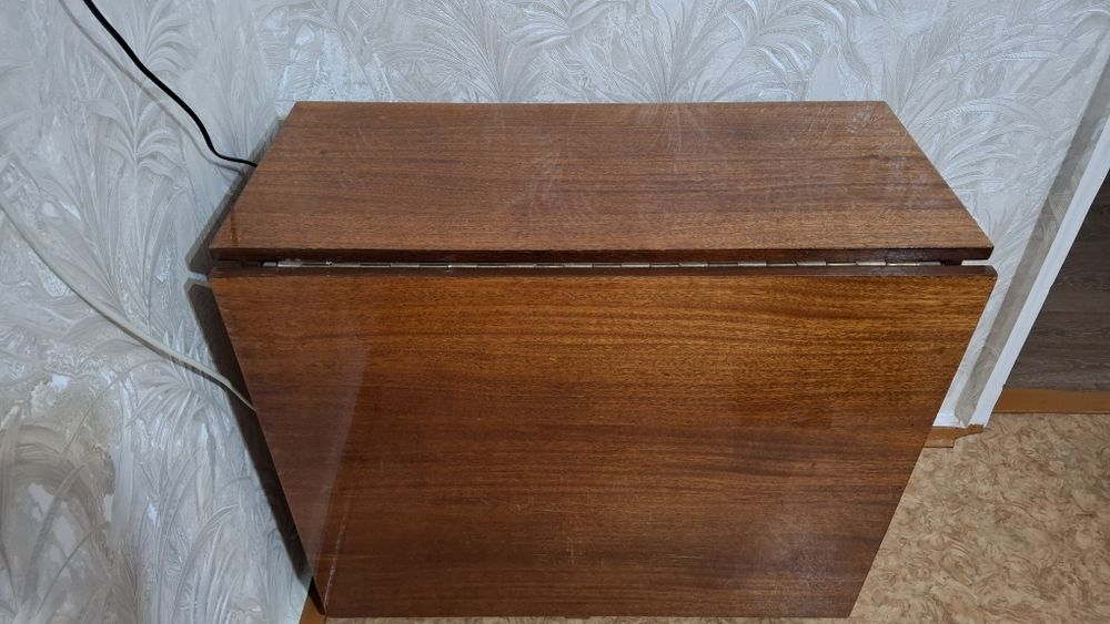 Продам стол тумбу