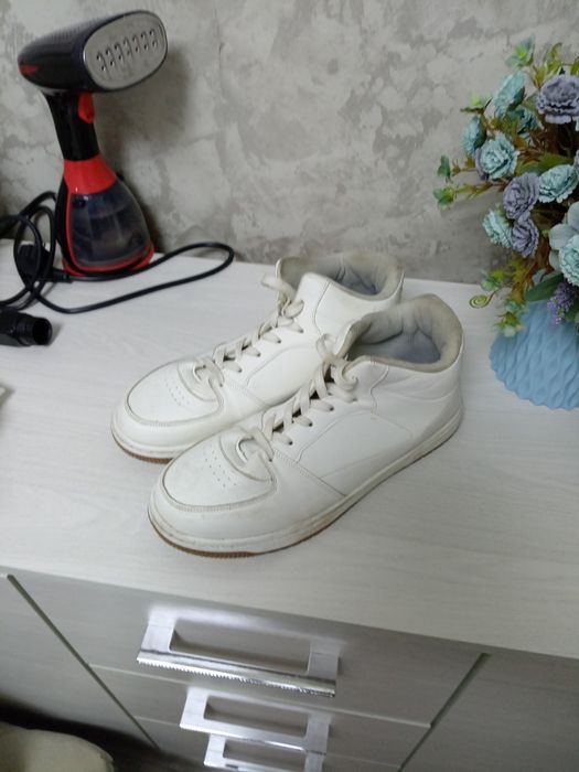 Продам красовки в отличном состоянии