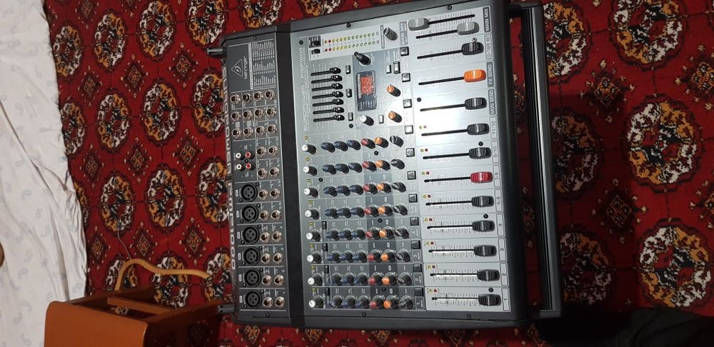 Behrenjer  Активный  Микшерный пультт