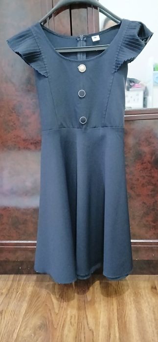 Продам школьную сарафан для девочек