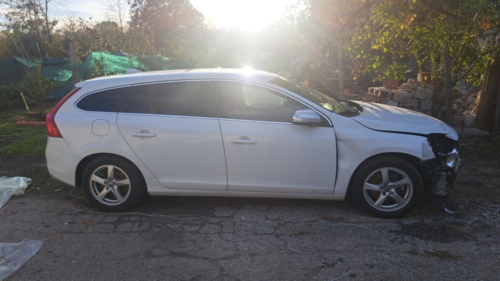 Продава се Volvo v60 2011г. 2.4 мотор 215 коня