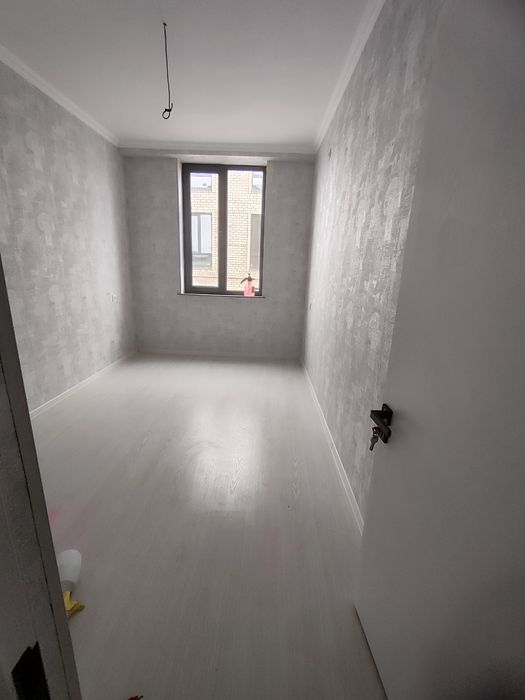 Kvartira sotiladi srochna