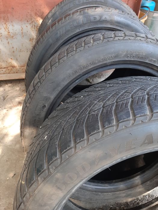 Продам шины 245/45/18 фильда