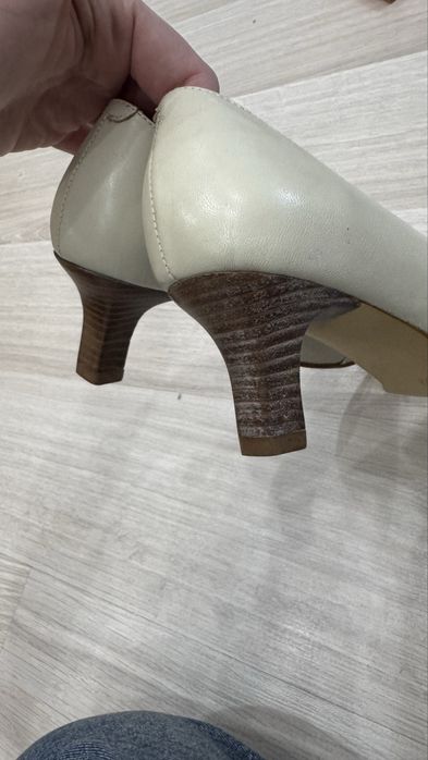 Продам бу 39/40 на низком каблуке