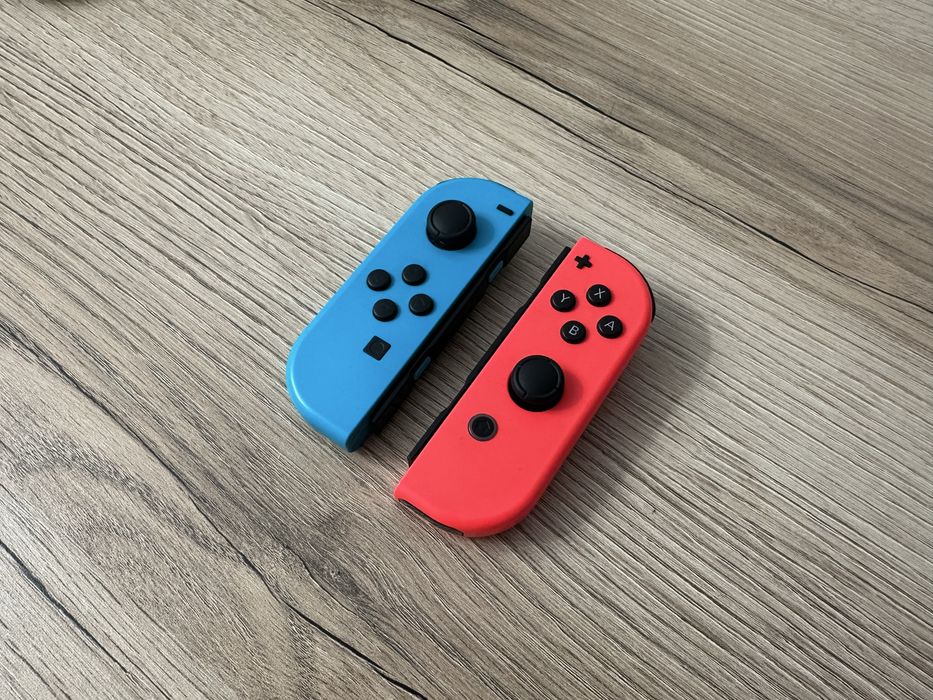 Продам оригинальный Joy-Con контроллер для Nintendo Switch