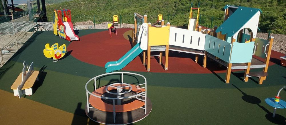 Резина брусчатка детиски пелашатка супорт зал