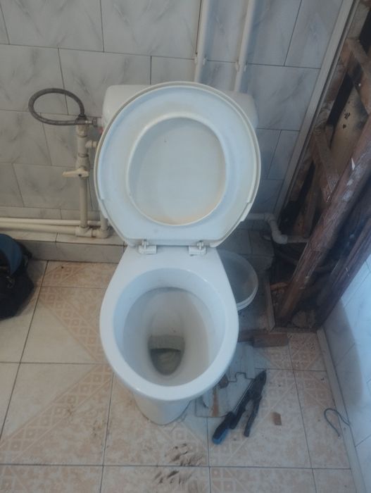 Унитаз Аристон тиник