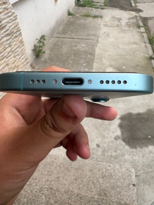 Vand iphone 16 stare perfecta