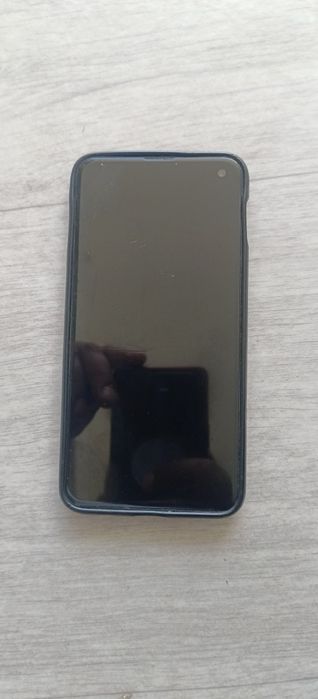 Samsung s 10e. Б/У