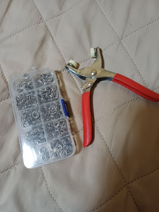 Набор .щипцы с клепками
