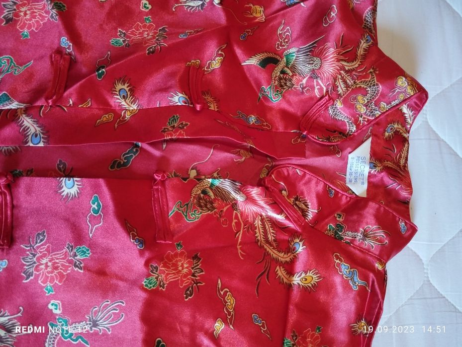 Продавам две нови пижами.