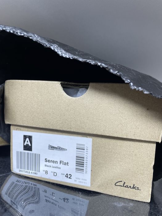 Женские черные туфли clarks