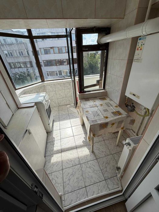 apartament 3 camere de inchiriat