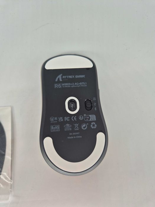 Mouse Gaming Wireless Attack Shark R6 39g PAW3950 8K - Resigilat