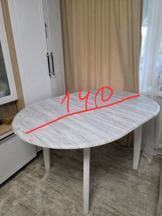 Стол в хорошем состоянии