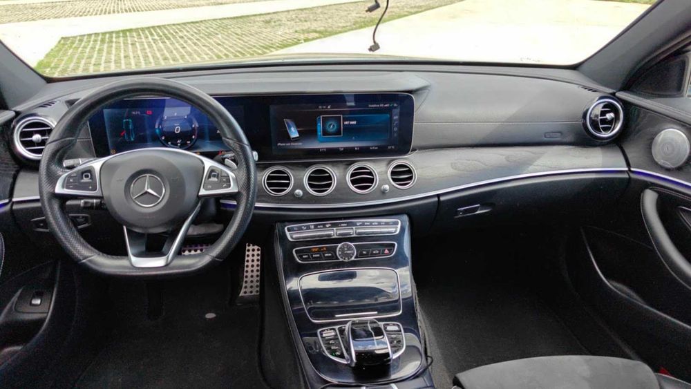 Mercedes Benz E220 AMG LINE