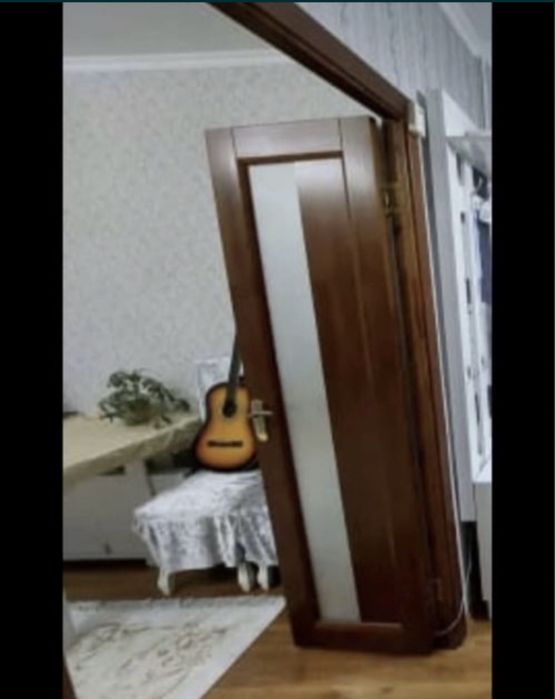 Двери из дерева.