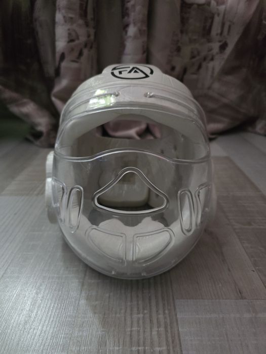 Шлем для каратэ/тэйквондо