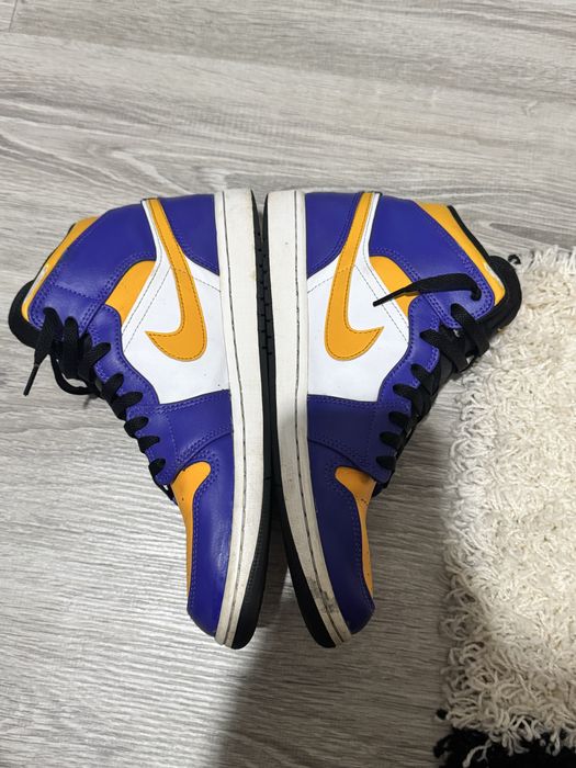 jordan 1 mid lakers