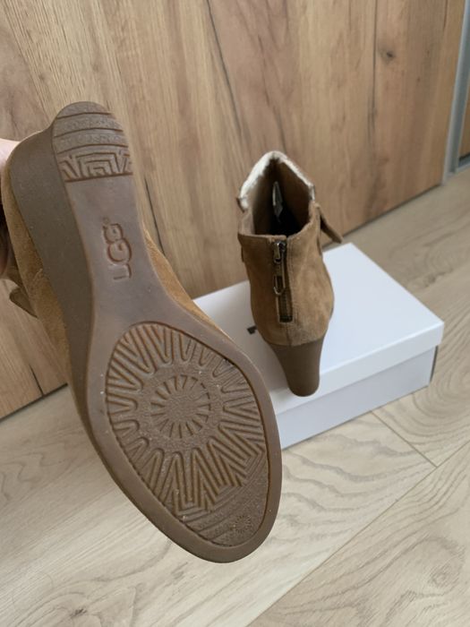 Botine Ugg marime 38-39