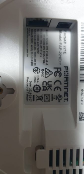 Acces Point interior FortiAP-221E, 1 an 24x7 FortiCare