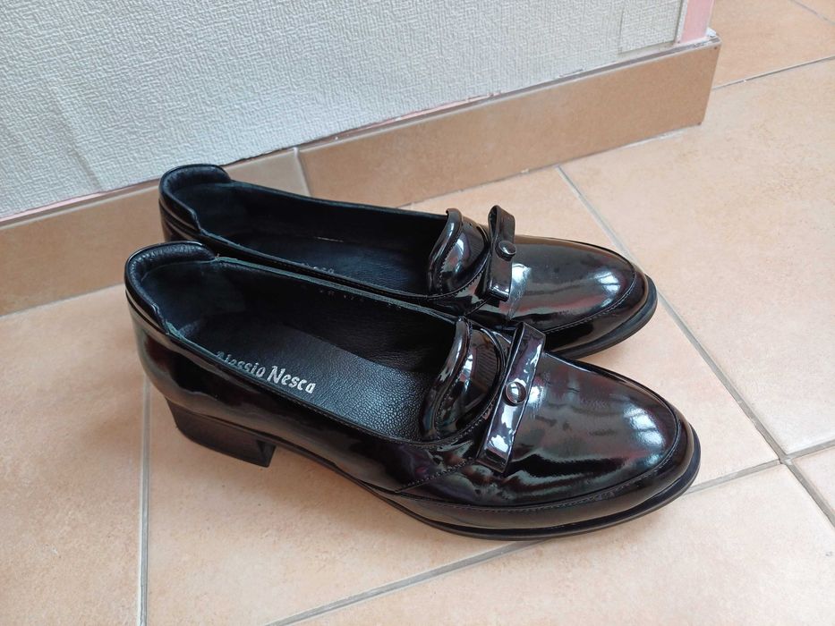 Продам туфли женские