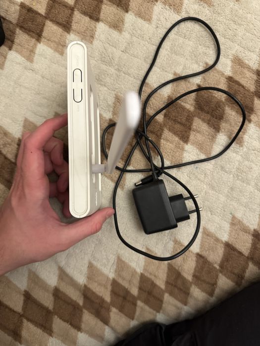 Продам роутер модем Huawei B311-221