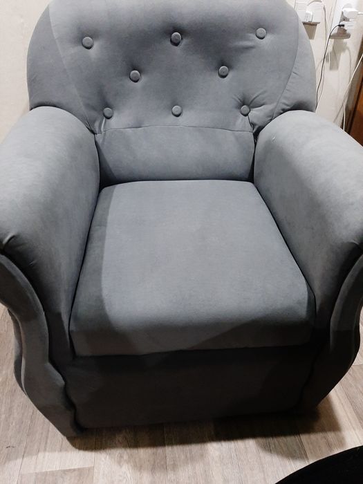 Продам два кресла