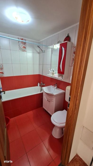 2 camere / 1982/ 12 min Metrou/ Centrală proprie