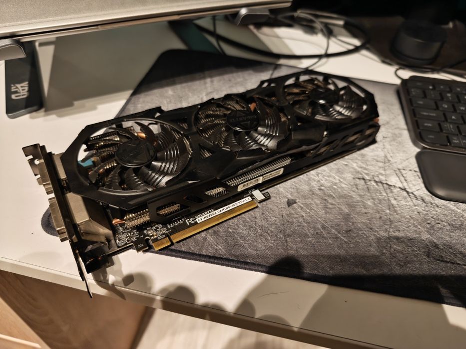 Placa video Nvidia GTX 970  Gigabyte