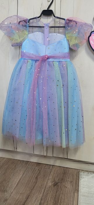 Красивое платье для девочки!