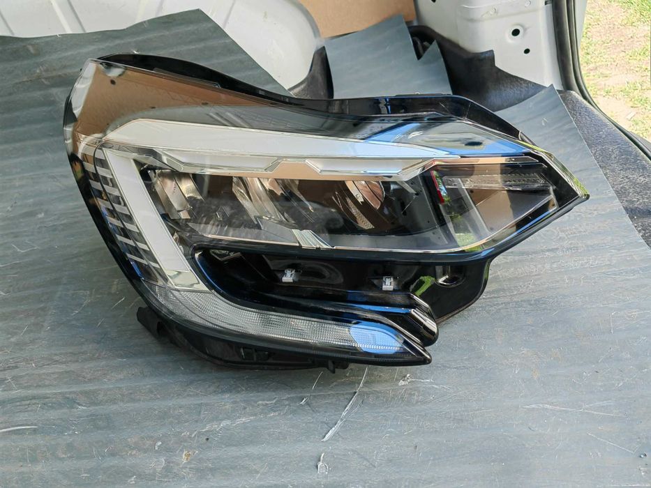 Фар Renault Captur FULL LED десен/Фар Рено Каптюр LED/Фар Captur Ориги