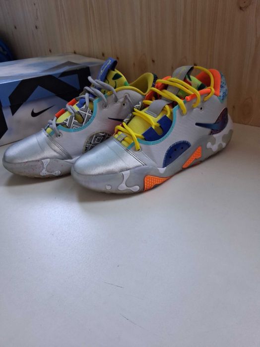 Кроссовки NIKE  б\у (оригинал100%)