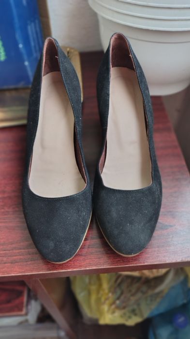 Vând pantofi piele întoarsă