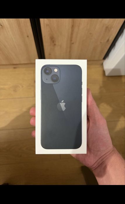 Vand iphone 13 folosit